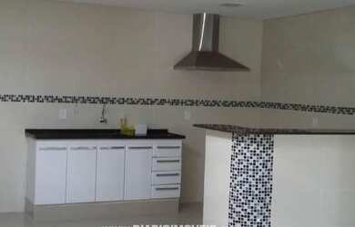 Imagem: A casa em condomínio possui 2 Dormitórios, 1 Vaga na garagem