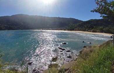 Imagem: O terreno possui 90m² de Área e está localizado em Angra