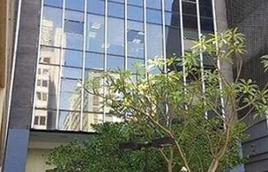 Imagem: O depósito possui 4 Vagas na garagem, 167m² de Área e está