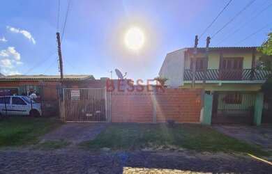 Imagem: A casa possui 2 Dormitórios, 2 Banheiros, 1 Vaga na garagem