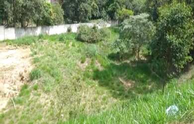 Imagem: O terreno à venda possui e está localizado em Loteamento