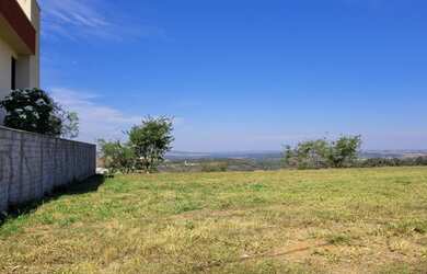 Imagem: O terreno possui 383m² de Área e está localizado em Conjunto