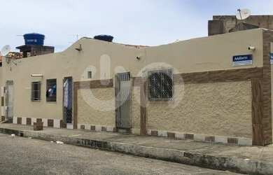 Imagem: A casa possui 5 Dormitórios, 5 Banheiros, 1 Vaga na garagem