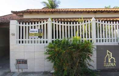 Imagem: A casa possui 3 Dormitórios, 3 Banheiros, 2 Vagas na garagem