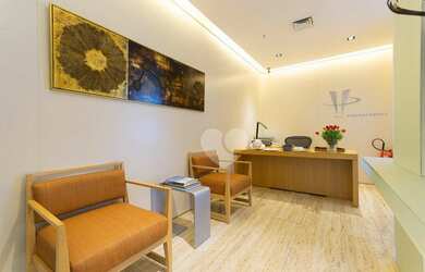 Imagem: O depósito possui 4 Vagas na garagem, 132m² de Área e está