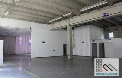 Imagem: O depósito possui 5 Vagas na garagem, 2.194m² de Área e