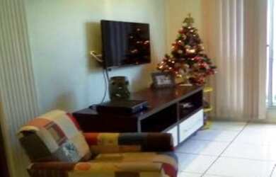 Imagem: O apartamento possui 3 Dormitórios, 1 Banheiro, 1 Vaga na garagem