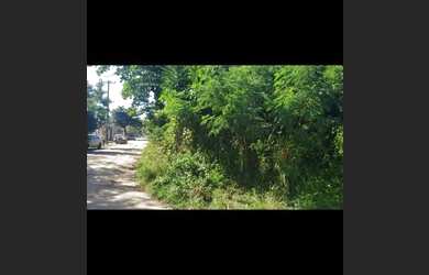 Imagem: O terreno possui 410m² de Área e está localizado em Pedra