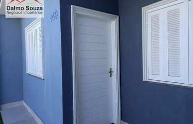 Imagem: A casa possui 2 Dormitórios, 1 Banheiro, 2 Vagas na garagem