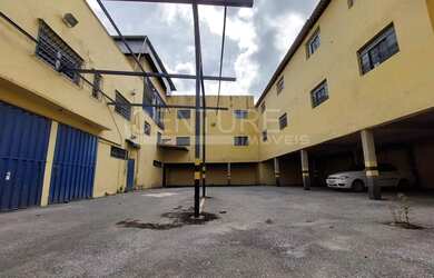 Imagem: O depósito possui 5 Vagas na garagem, 1.770m² de Área e