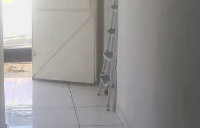 Imagem: A casa possui 1 Dormitório, 1 Banheiro e está localizado