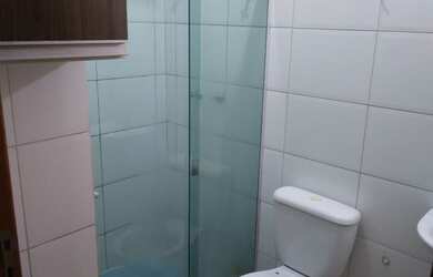 Imagem: A casa em condomínio possui 2 Dormitórios, 2 Banheiros, 2