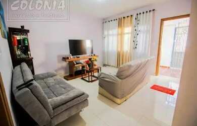 Imagem: A casa possui 2 Dormitórios, 1 Banheiro, 2 Vagas na garagem