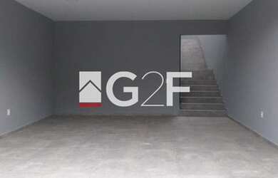 Imagem: A casa possui 3 Dormitórios, 2 Banheiros, 4 Vagas na garagem