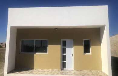 Imagem: A casa possui 2 Dormitórios e 1 Banheiro e está localizado