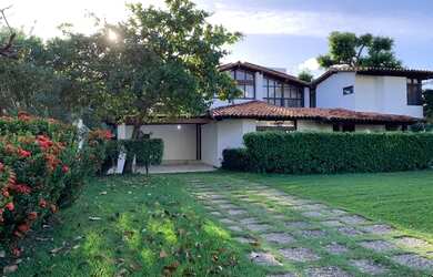 Imagem: A casa em condomínio possui 4 Dormitórios, 5 Banheiros, 5