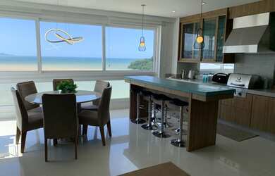 Imagem: O apartamento possui 3 Dormitórios, 4 Banheiros, 3 Vagas na