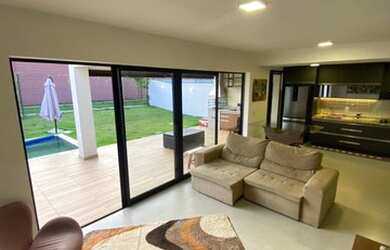 Imagem: A casa em condomínio possui 2 Dormitórios, 3 Banheiros, 2