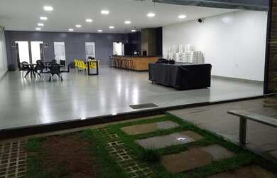 Imagem 2: Salao de festa. Piscina, Churrasqueira, 2 Vagas na garageme2 Dormitórios
