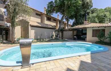 Imagem: A casa em condomínio possui 3 Dormitórios, 1 Banheiro, 3 Vagas