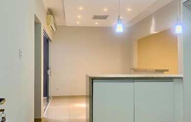 Imagem: A casa possui 3 Dormitórios, 2 Banheiros, 2 Vagas na garagem