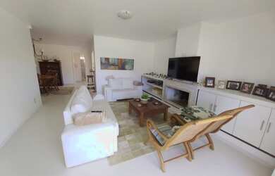 Imagem 8: Casa mobiliada no centro de Xangri-Lá, casa com anexo no fundo, próxima...