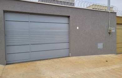 Imagem: A casa à venda possui 3 Dormitórios, 2 Banheiros, 3 Vagas