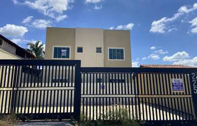 Imagem: O apartamento possui 3 Dormitórios, 1 Banheiro, 1 Vaga na garagem