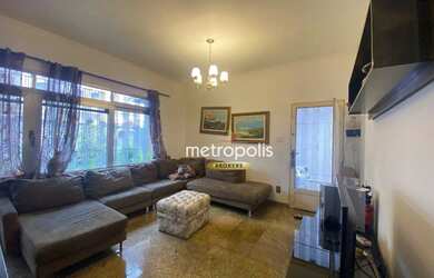 Imagem: A casa possui 3 Dormitórios, 3 Banheiros, 3 Vagas na garagem