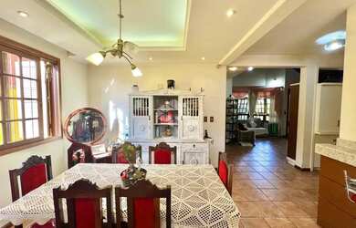 Imagem 10: Casa à Venda - Ampla, Elegante e Completa - Quase 500m² de Terreno!