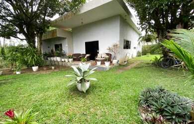 Imagem: A casa em condomínio possui 3 Dormitórios, 2 Banheiros, 3