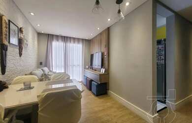 Imagem: O apartamento possui 2 Dormitórios, 1 Banheiro, 1 Vaga na garagem