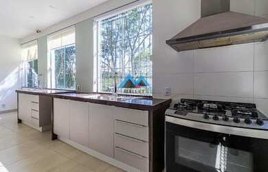 Imagem 14: Excelente Casa Triplex com 4 suítes, 436 m², toda reformada, à venda no Condomínio Ubá Ind