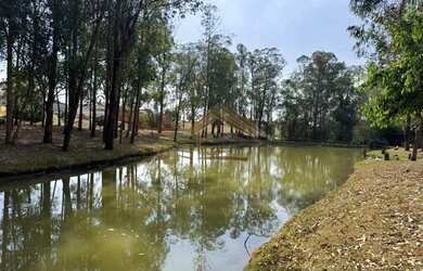 Imagem 10: Terreno com frente ao lago no Ninho Verde 1, lote único