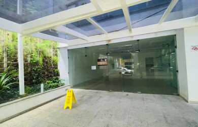 Imagem: O depósito possui 1 Vaga na garagem e 75m² de Área e está