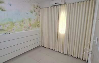 Imagem 5: Ainda disponível : 4 suítes todos com ar (6 banheiros) a casa toda com armários