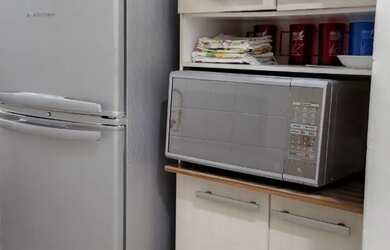 Imagem: O apartamento possui 1 Dormitório, Acomodam 6 pessoas e está