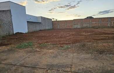 Imagem: O terreno possui 250m² de Área e está localizado em Santa