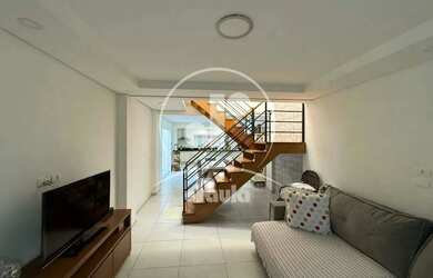 Imagem: A casa possui 4 Dormitórios, 5 Banheiros, 2 Vagas na garagem