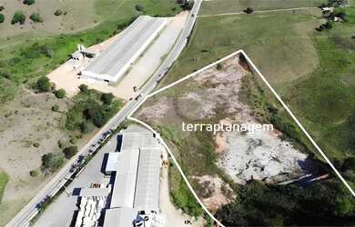 Imagem: O terreno possui 40.000m² de Área e está localizado em Área