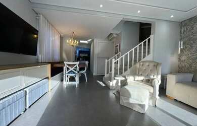 Imagem: A casa em condomínio possui 4 Dormitórios, 3 Banheiros, 2