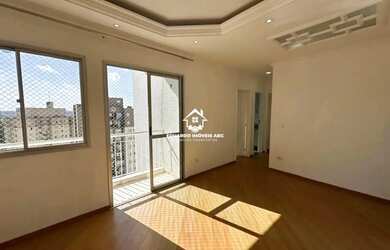 Imagem: O apartamento possui 3 Dormitórios, 1 Banheiro, 1 Vaga na garagem