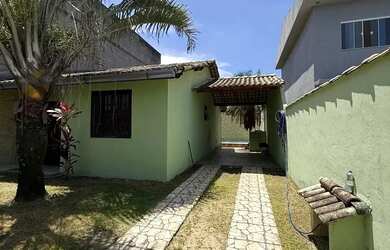 Imagem: A casa possui 2 Dormitórios, 1 Banheiro, 3 Vagas na garagem