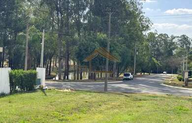 Imagem 8: Terreno com frente ao lago no Ninho Verde 1, lote único