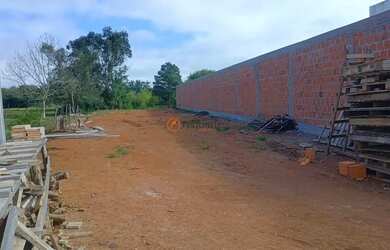 Imagem: O terreno possui 500m² de Área e está localizado em Laranjal