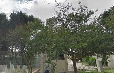 Imagem: O apartamento possui 3 Dormitórios, 1 Banheiro, 1 Vaga na garagem