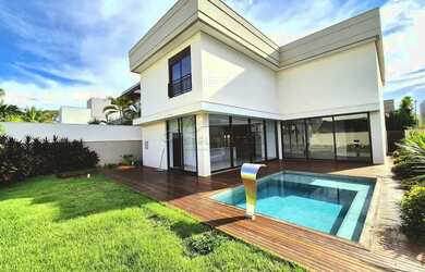 Imagem: Casa sobrado de 335m² com 04 suítes para locação em condomínio