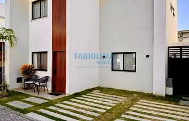 Imagem: A casa em condomínio possui 4 Dormitórios, 4 Banheiros, 2