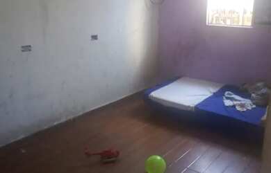 Imagem: A casa possui 1 Dormitório e 1 Banheiro e está localizado