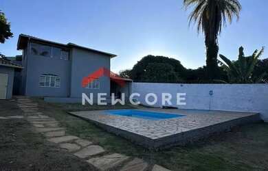 Imagem: A casa possui 4 Dormitórios, 2 Banheiros, 10m² de Área e